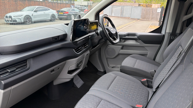 Ford Transit Custom 320 L1 Petrol Fwd 2.5 PHEV 232ps H1 Double Cab Van Limited Auto - Image 13